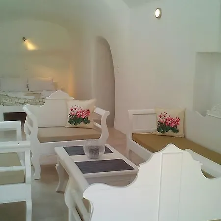 Filotimo Cave شقة فندقية Pýrgos