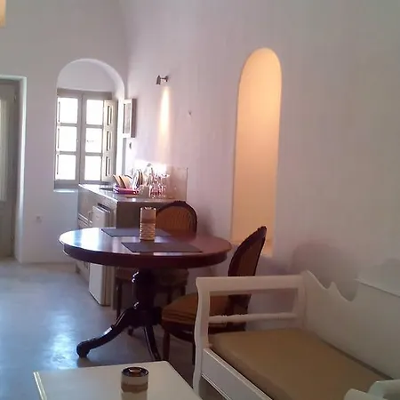 Filotimo Cave Apartmanhotel 3*
